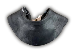 Tubo avio 5.00-5 Goodyear multidimensionato, Wvtl. 90° TR67 lungo 55mm Tubo avio 5.00-5 Goodyear multidimensionato, Wvtl. 90° TR67 lungo 55mm